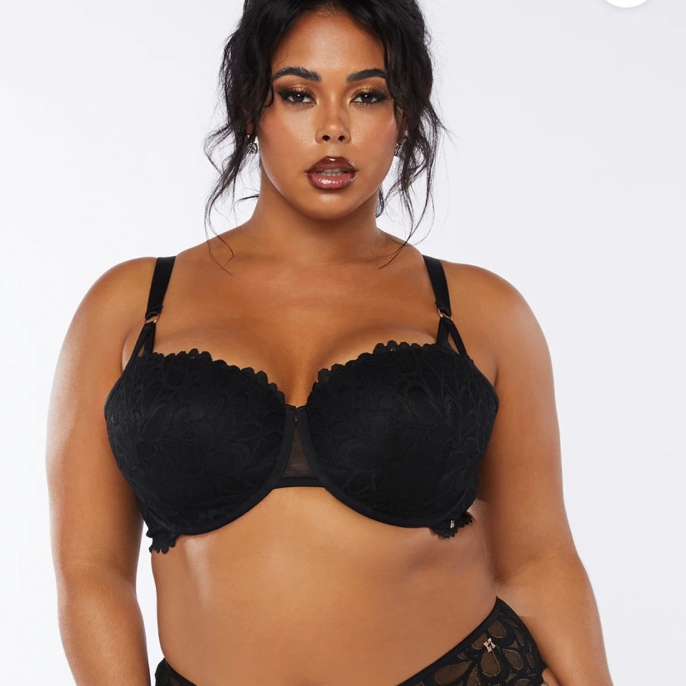 NWT Savage X Fenty Lightly Lined Lace Balconette Bra in Black Caviar Size 40DD